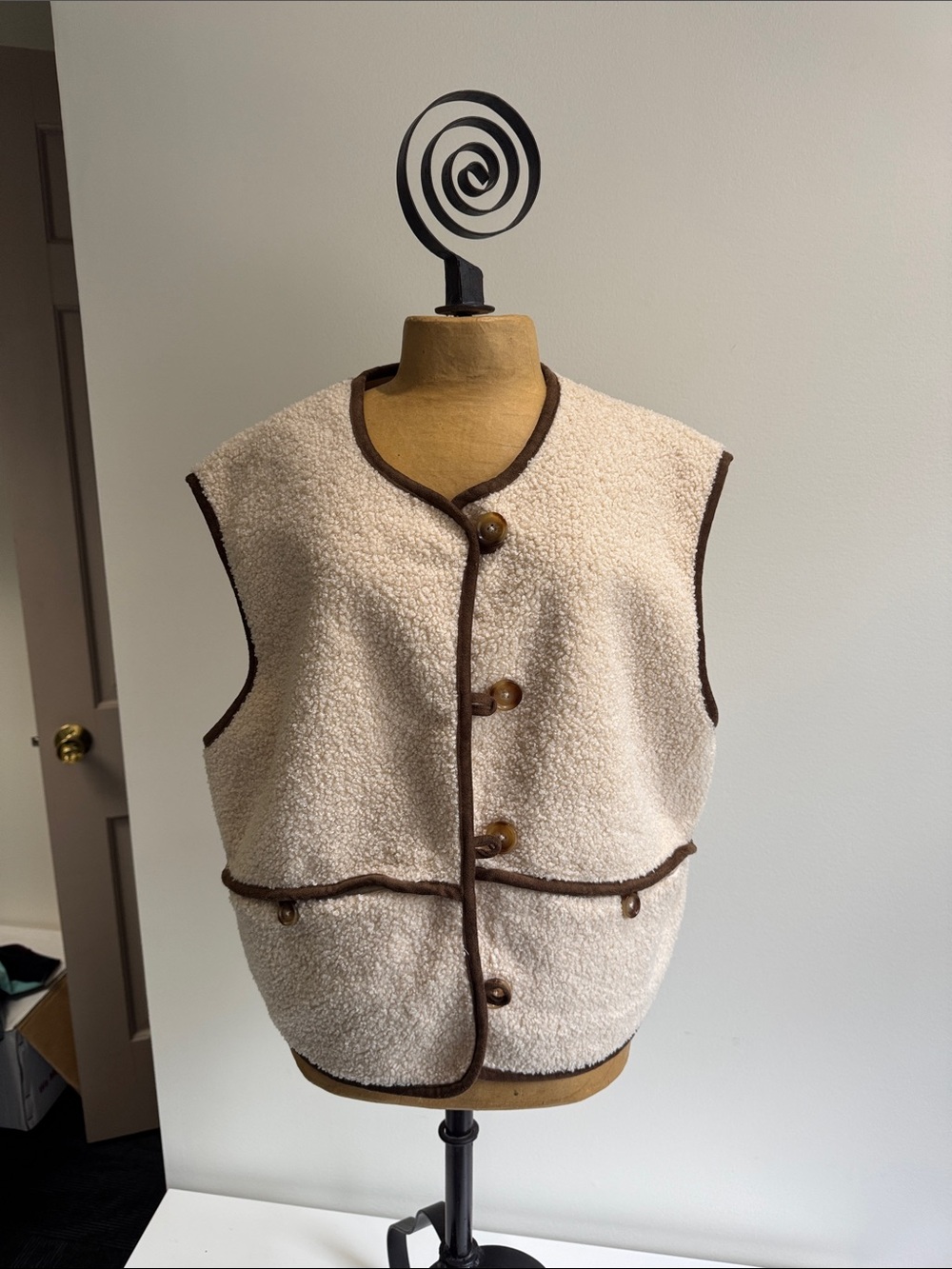 House of Harlow 1960 Cream Sherpa Fleece Vest with Brown Trim